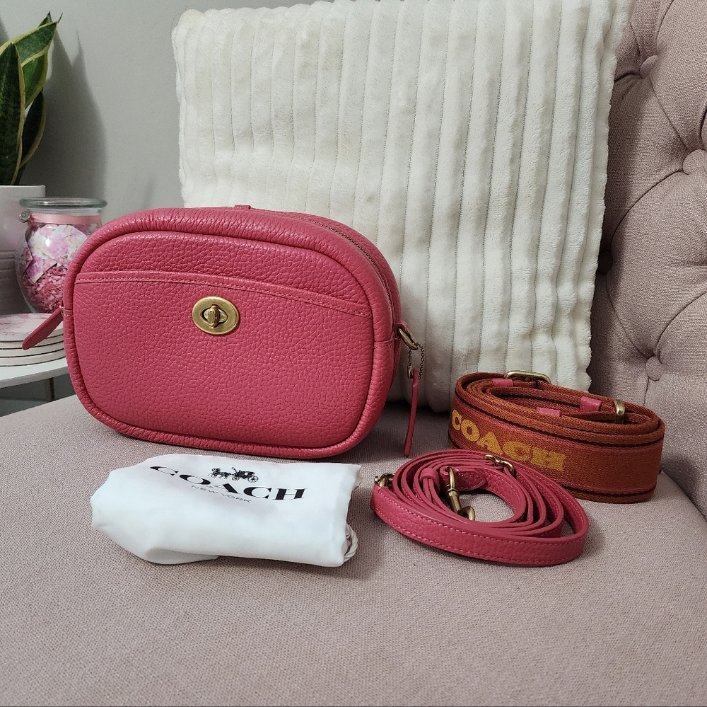 ❌SOLD!❌Coach Turnlock Camera Bag RETAIL